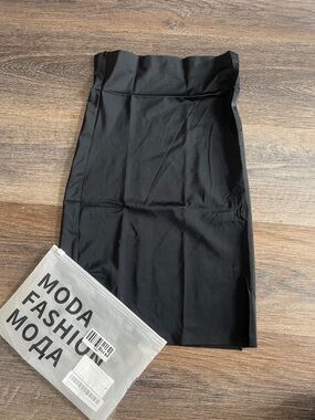 (12) NWT skirt shapewear slip